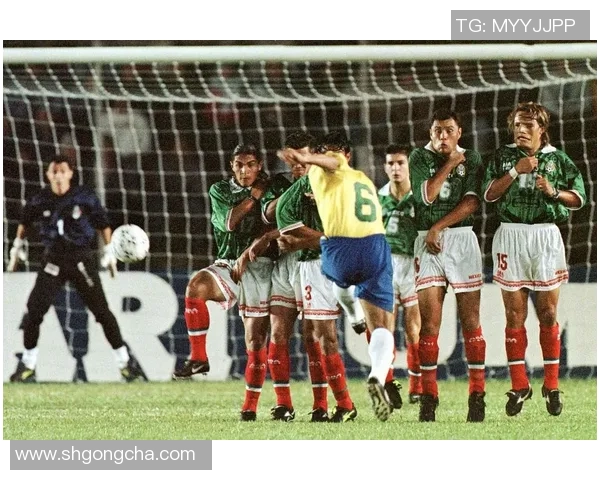 重庆足球队逆袭之路：杯赛中的传奇故事与奋斗精神